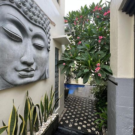 Bali, Kuta, De Kubu Villa No1 Legian  Bagian luar foto